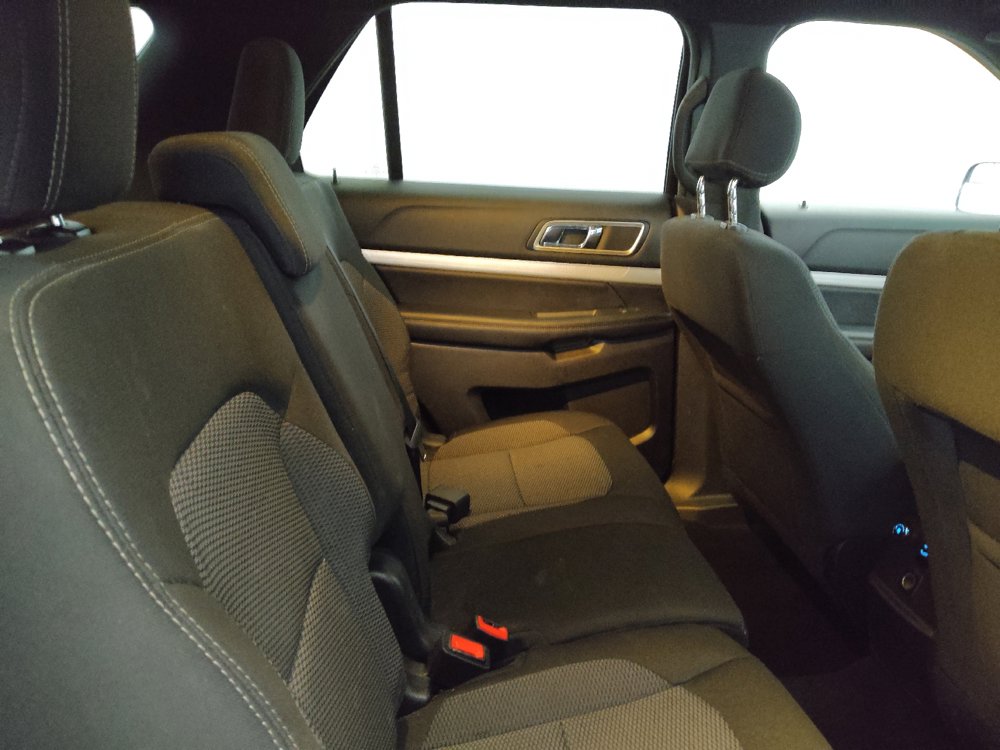 Used 2017 Ford Explorer XLT AWD/4WD image 19