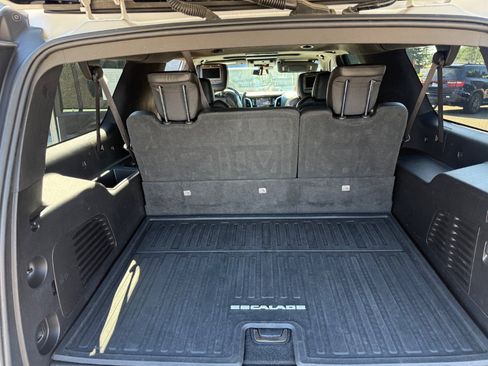 Used 2018 Cadillac Escalade ESV Platinum AWD/4WD image 20