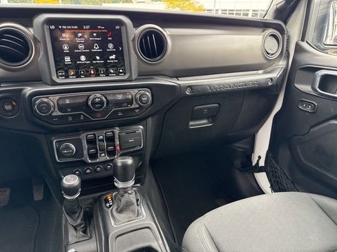 Used 2022 Jeep Wrangler Unlimited Willys image 23