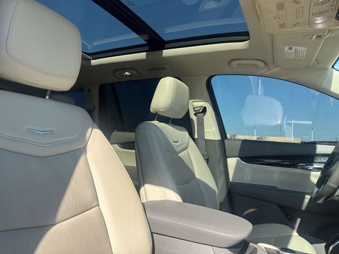 Used 2020 Cadillac XT6 Premium Luxury FWD image 27