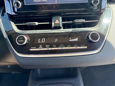 Used 2020 Toyota Corolla LE w/ Carpet Mat Package (TMS) FWD image 33