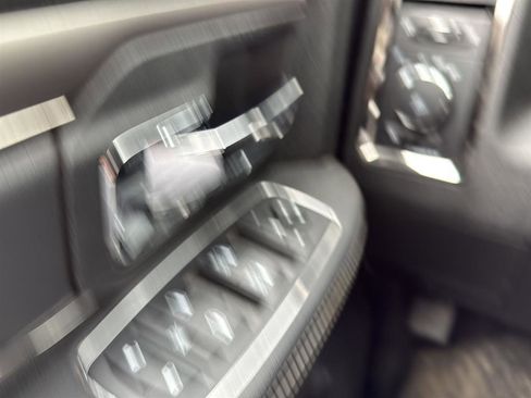 Used 2018 RAM 2500 Laramie w/ Sport Appearance Group image 27