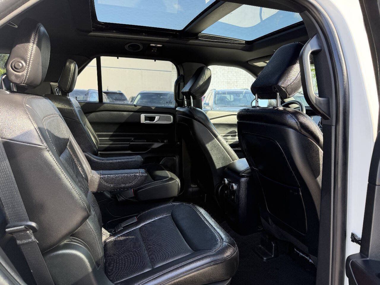 Used 2020 Ford Explorer Limited AWD/4WD image 9