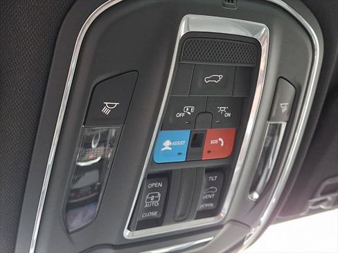 Certified 2023 Jeep Grand Cherokee Altitude image 32