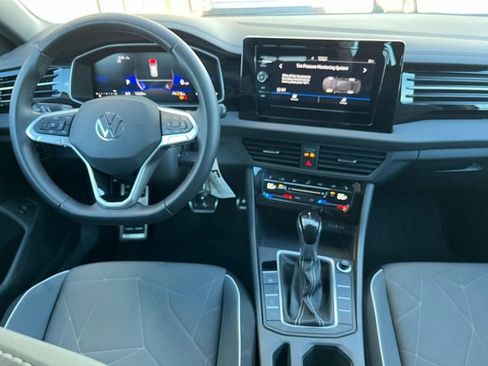 Used 2025 Volkswagen Jetta Sport image 23