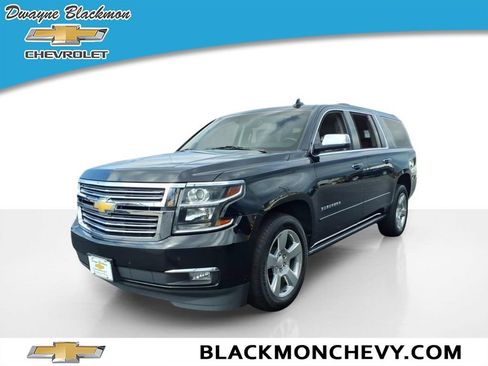 Used 2020 Chevrolet Suburban Premier AWD/4WD image 7