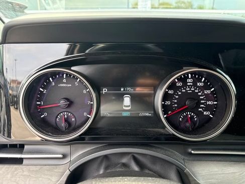 Certified 2024 Kia Carnival EX FWD image 6