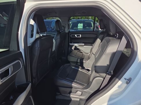 Used 2024 Ford Explorer XLT w/ Equipment Group 202A AWD/4WD image 4
