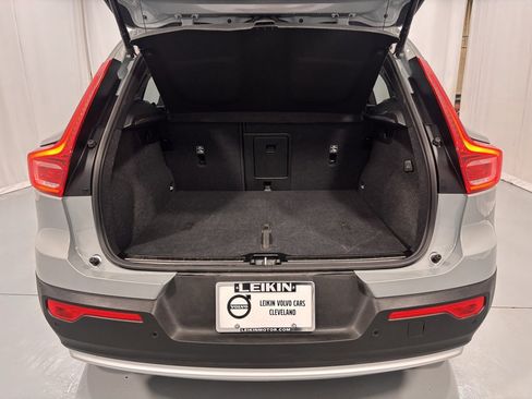 Certified 2025 Volvo XC40 B5 Plus image 27