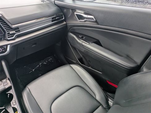 Used 2023 Kia Sportage EX image 18