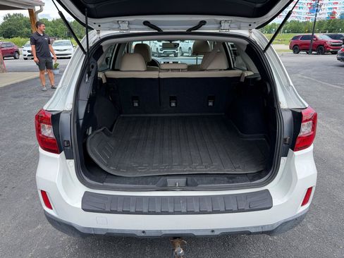 Used 2017 Subaru Outback 2.5i Limited AWD/4WD image 6