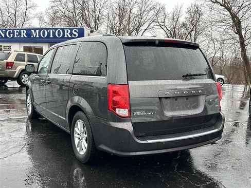 Used 2020 Dodge Grand Caravan SXT image 3