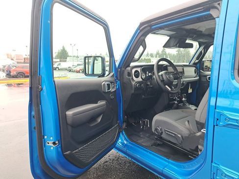 New 2026 Jeep Gladiator Sport image 10