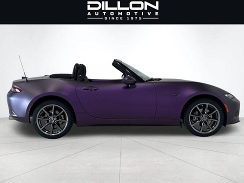 Used 2019 MAZDA MX-5 Miata Grand Touring w/ GT-S Package RWD image 3