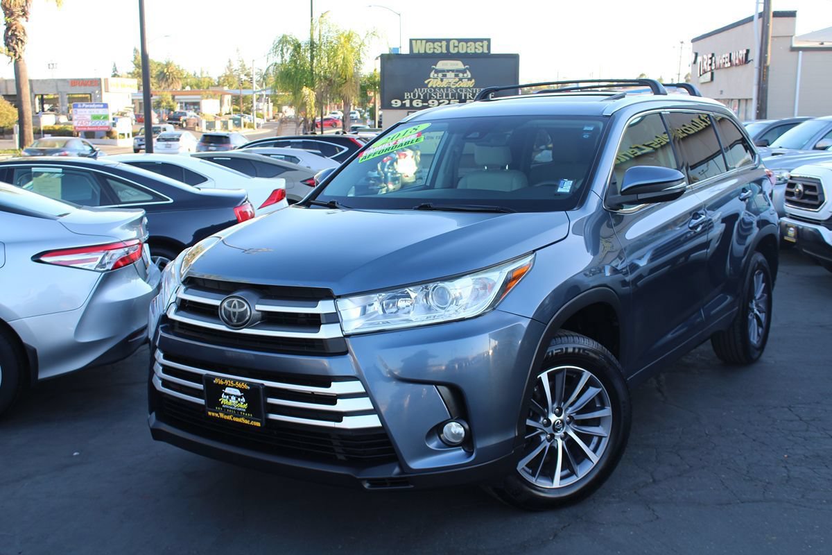 Used 2018 Toyota Highlander XLE w/ Carpet Mat Package (TMS) FWD image 43