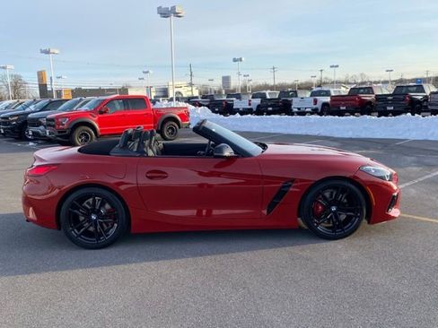 Used 2024 BMW Z4 M40i w/ Premium Package image 28