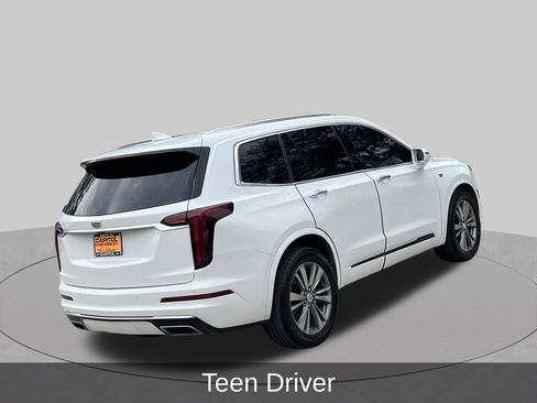 Used 2020 Cadillac XT6 Premium Luxury FWD image 5