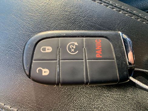 Used 2025 Jeep Compass Limited image 25