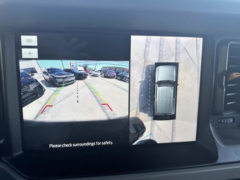 Used 2023 Ford Bronco Badlands image 25