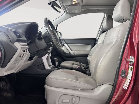 Used 2015 Subaru Forester 2.5i Touring AWD/4WD image 5