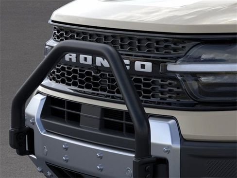 New 2025 Ford Bronco Sport Outer Banks w/ Sasquatch Outer Banks Package image 17