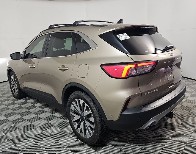 Used 2020 Ford Escape Titanium FWD image 3