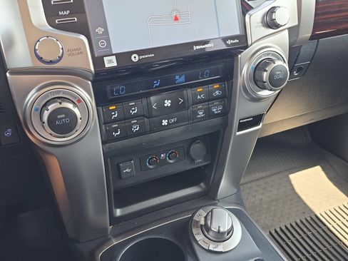 Used 2023 Toyota 4Runner Limited AWD/4WD image 21