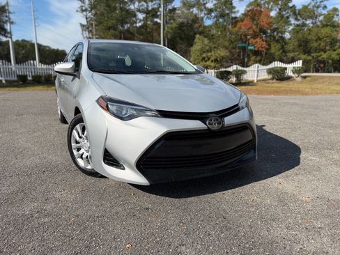 Used 2018 Toyota Corolla LE image 36