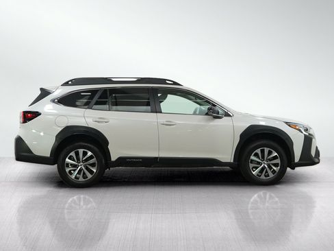 Used 2024 Subaru Outback Premium AWD/4WD image 6