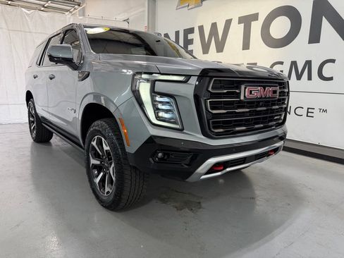 Used 2025 GMC Yukon AT4 Ultimate AWD/4WD image 40