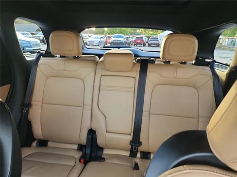 Used 2022 Lincoln Corsair Reserve w/ Equipment Group 201A image 15