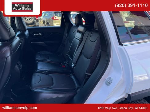 Used 2019 Jeep Cherokee Limited w/ Luxury Group AWD/4WD image 12