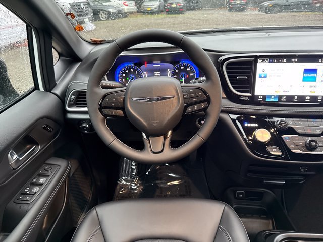 New 2026 Chrysler Pacifica Select w/ S Appearance Package FWD image 18
