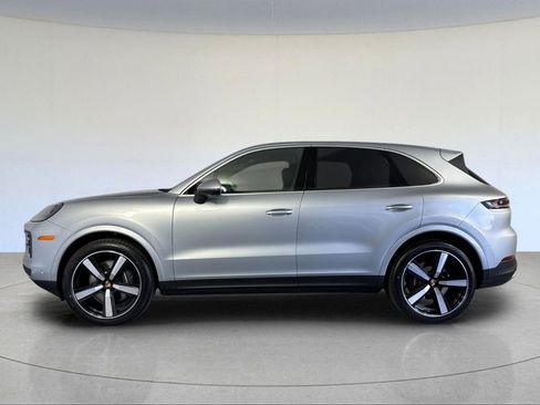 New 2026 Porsche Cayenne AWD/4WD image 2