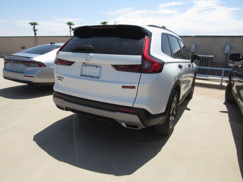 Used 2026 Honda CR-V TrailSport image 3