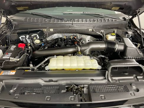 Used 2024 Ford Expedition Limited RWD image 9