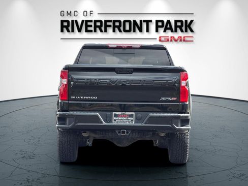 Used 2023 Chevrolet Silverado 1500 ZR2 w/ Technology Package image 4