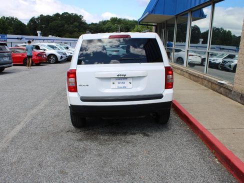 Used 2016 Jeep Patriot Sport w/ Power Value Group AWD/4WD image 5