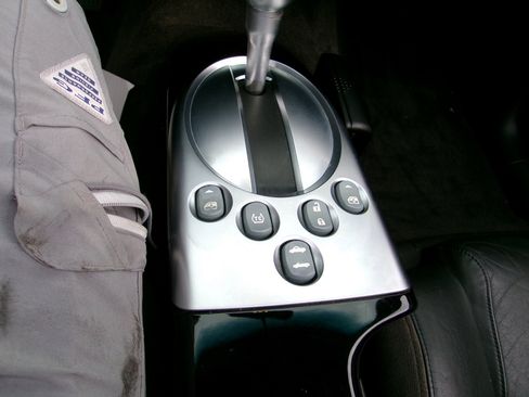 Used 2003 Chevrolet SSR w/ Preferred Equipment Group image 29