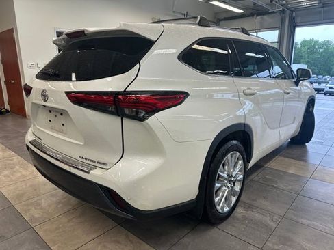 Used 2021 Toyota Highlander Limited AWD/4WD image 11