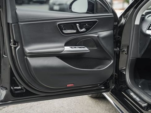 Used 2024 Mercedes-Benz E 350 4MATIC Sedan image 36