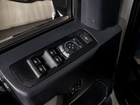 Used 2022 Ford F250 Platinum w/ FX4 Off-Road Package image 34