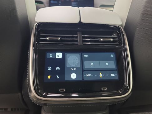 Used 2024 Rivian R1S Adventure AWD/4WD image 30