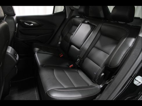 Used 2022 GMC Terrain SLT w/ Infotainment Package II AWD/4WD image 19