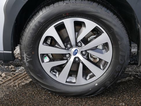 Certified 2025 Subaru Outback Premium image 15