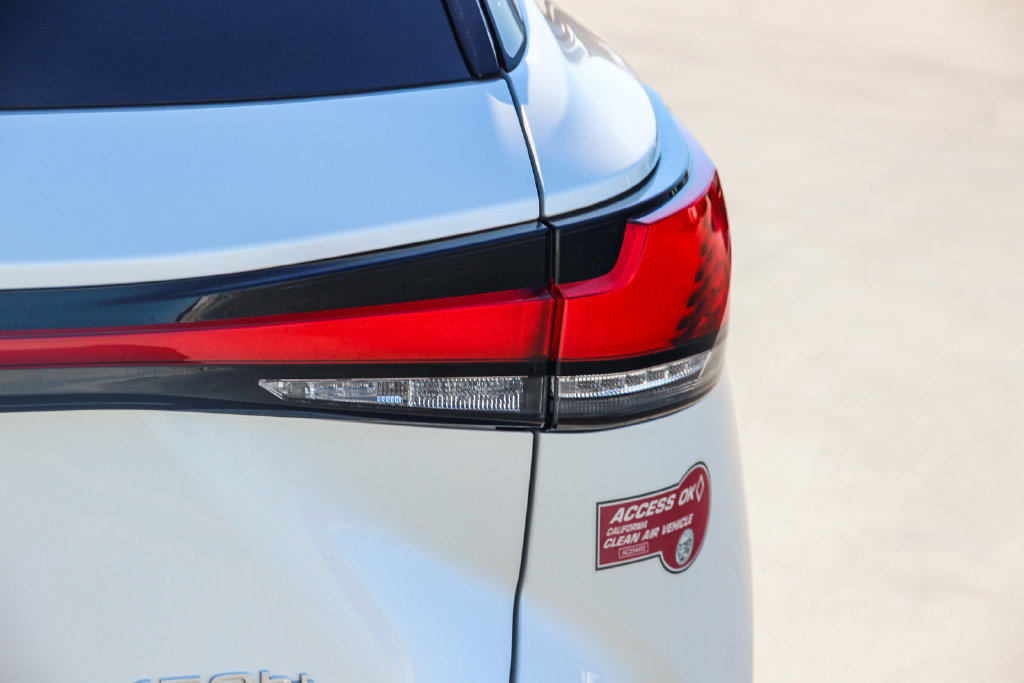 Certified 2024 Lexus RX 450h AWD w/ Convenience Package image 8