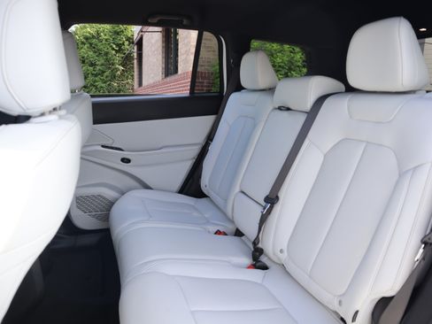 Used 2026 Jeep Cherokee Limited AWD/4WD image 28
