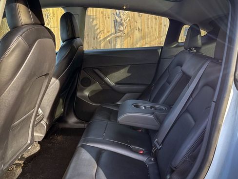 Used 2021 Tesla Model Y Long Range image 29