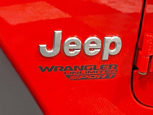 Used 2019 Jeep Wrangler Unlimited Sport S AWD/4WD image 9