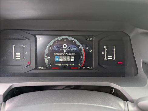 Used 2024 Toyota Tacoma SR5 AWD/4WD image 29